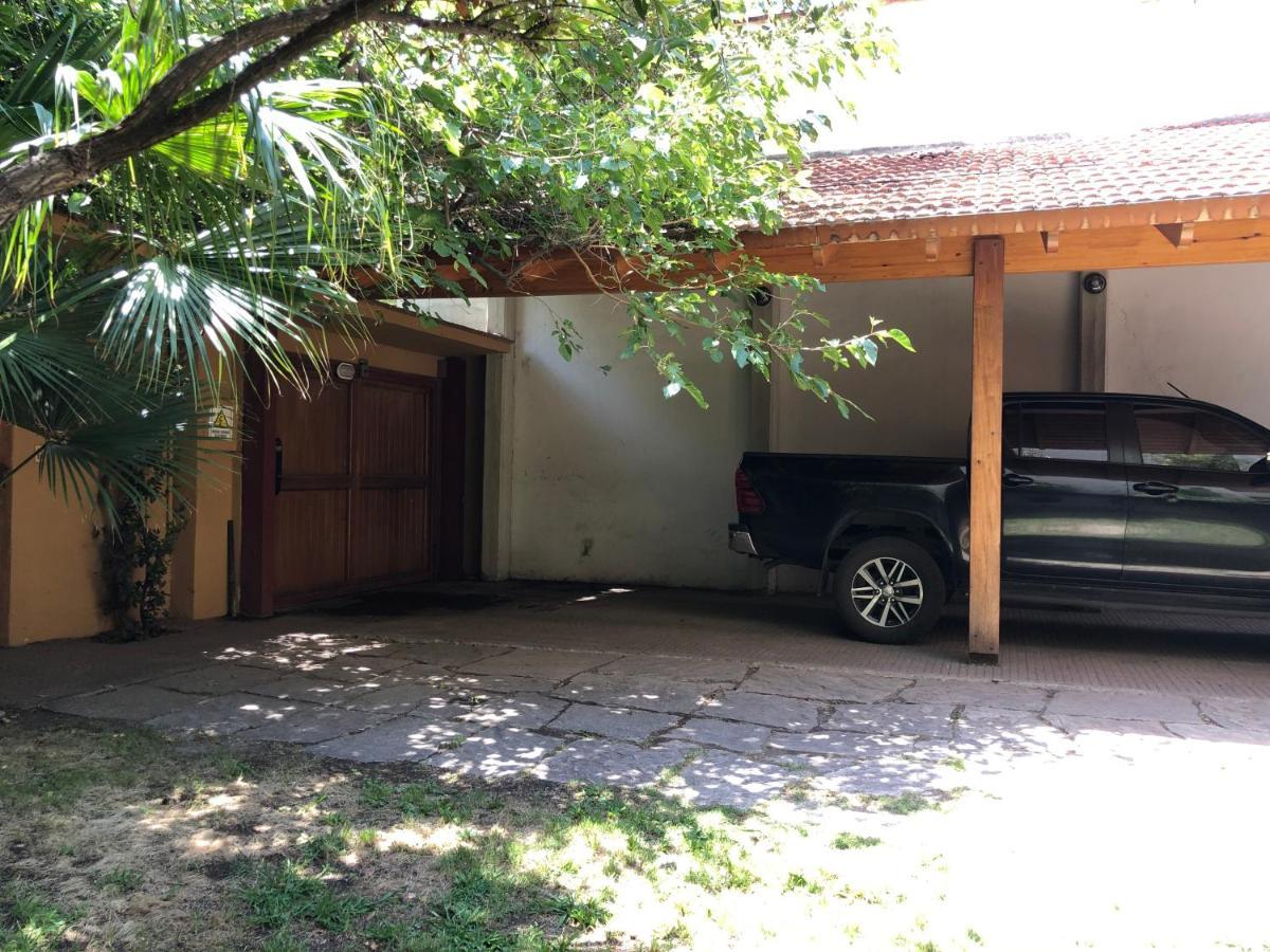 Вилла Veinticinco Casa De Huespedes Мендоса Экстерьер фото